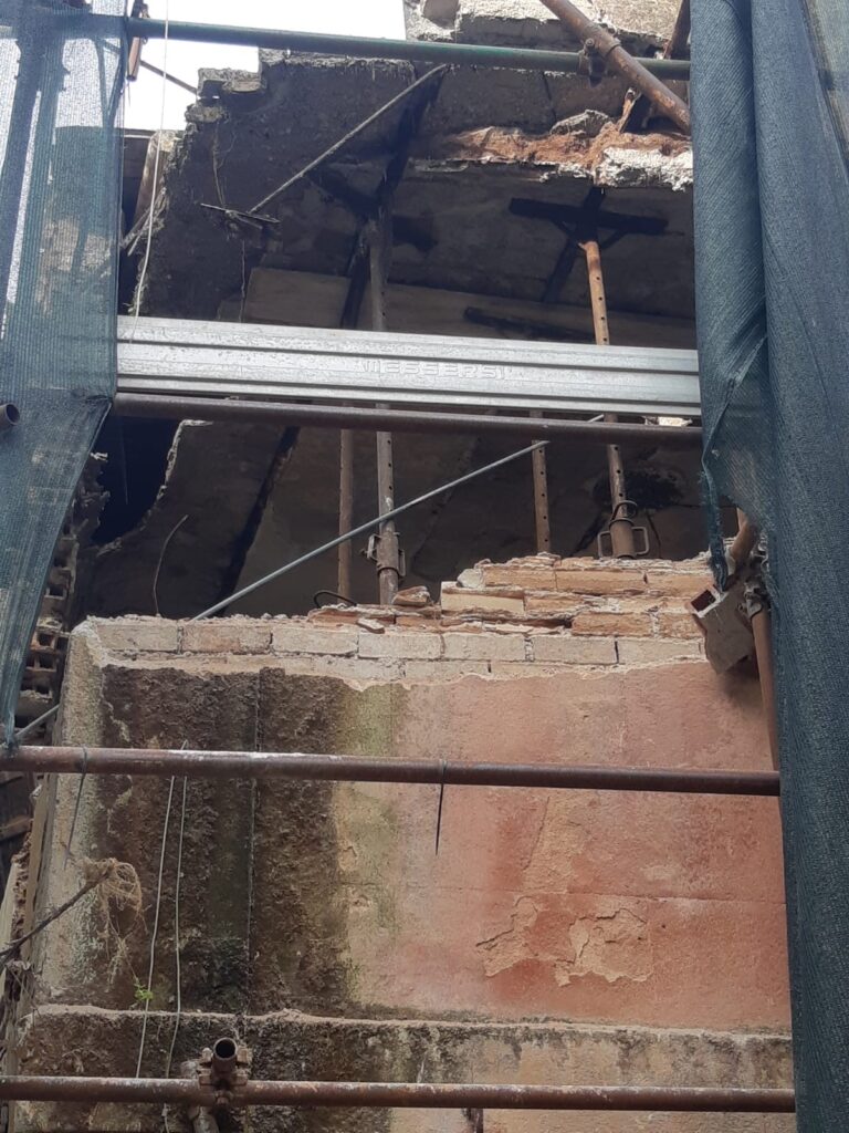 Crolla parte di una palazzina a San Giuseppe Jato 